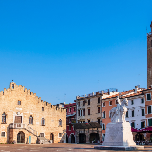 Il Municipio Di Portogruaro Storia E Arte A Pochi Passi Dall'Hotel